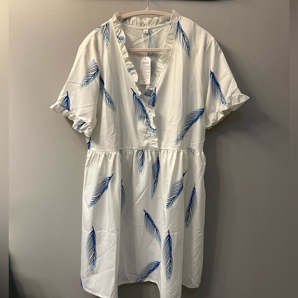 NWT White Dress with Blue Leaf Print Size XL